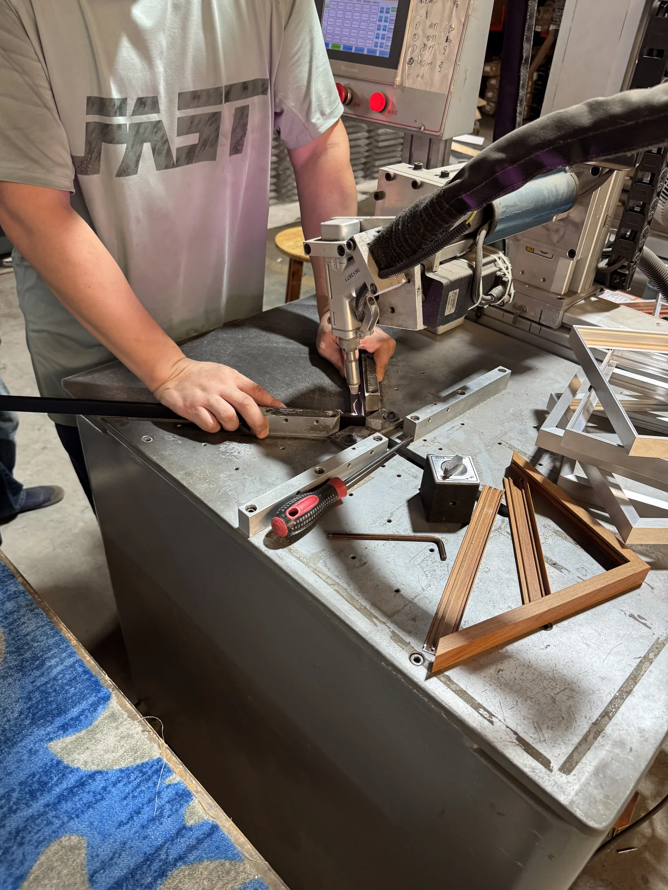 Aluminium picture frame assembly at DAMAX